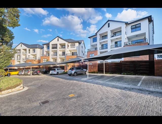 3 BEDROOM APARTMENT FOR SALE IN OLIVEDALE